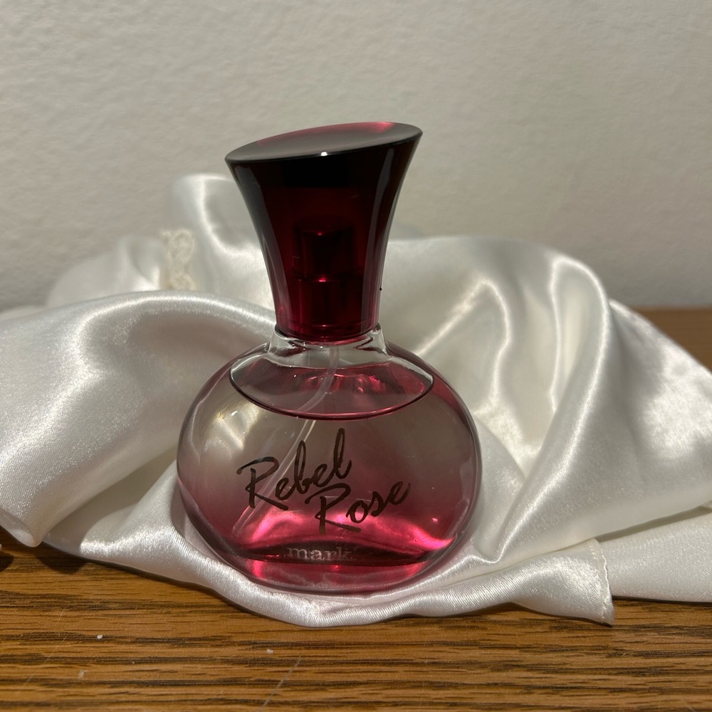 Rebel Rose by mark. - Pink Perfume